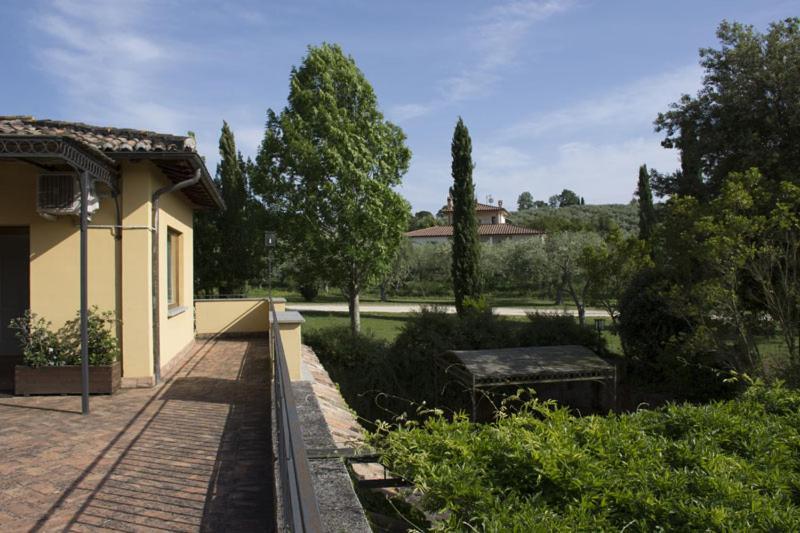 Agriturismo Scuderie Della Contea Sutri Bagian luar foto