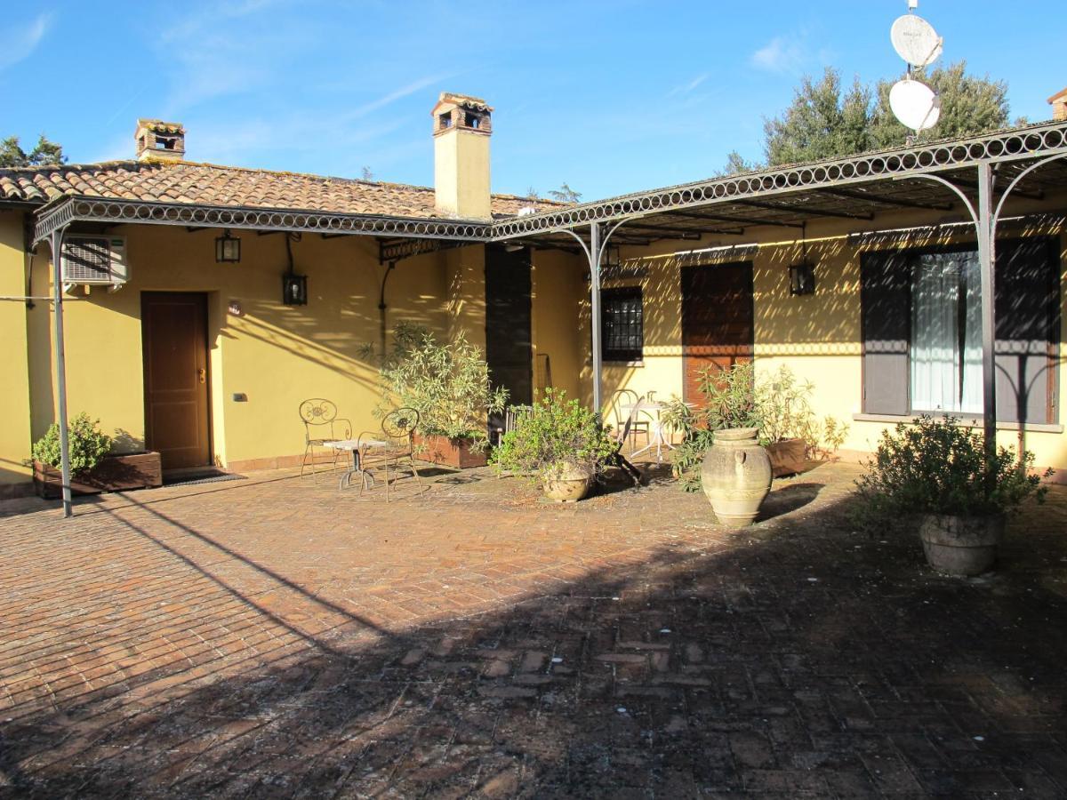 Agriturismo Scuderie Della Contea Sutri Bagian luar foto