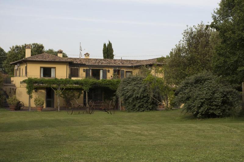 Agriturismo Scuderie Della Contea Sutri Bagian luar foto